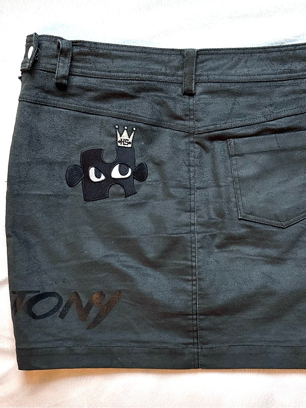 HUSTONY Black Gray Short Golf Skort Women’s M Korea Pockets Embroidered